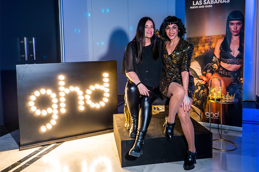 GHD-Testimonio Vocalista de The Vintage Experience posando en photocall de evento musical GHD